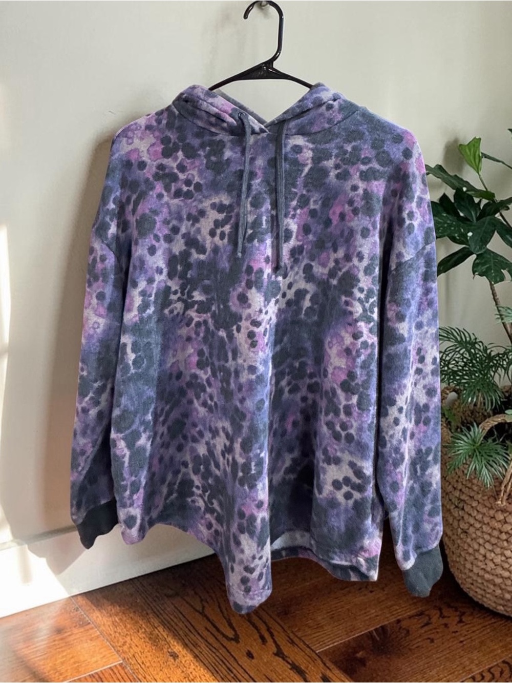 torrid Purple & Gray Tie-Dye Hoodie Sz 00 12/14